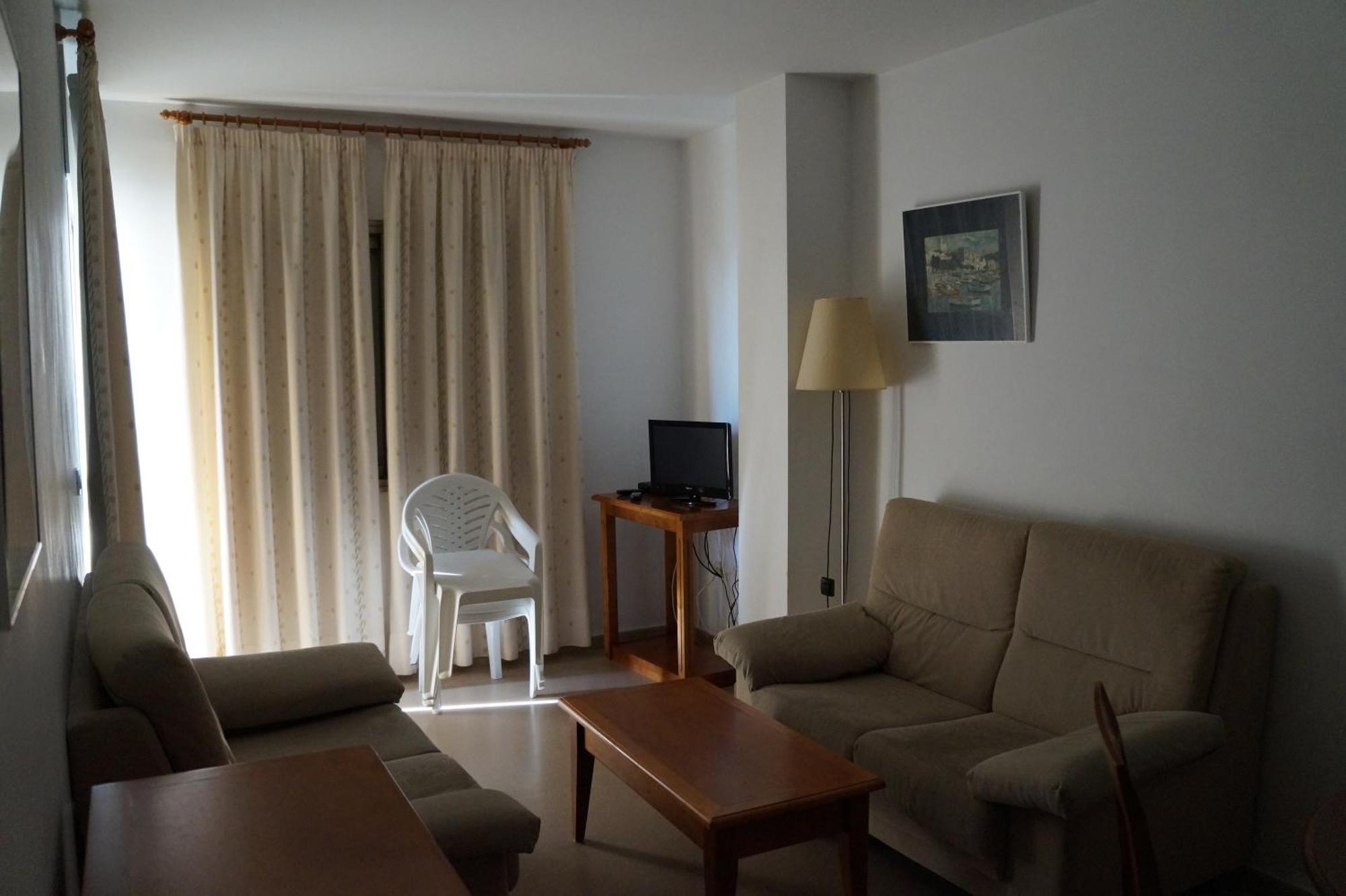 Apartamentos Proamar Torre Del Mar Oda fotoğraf